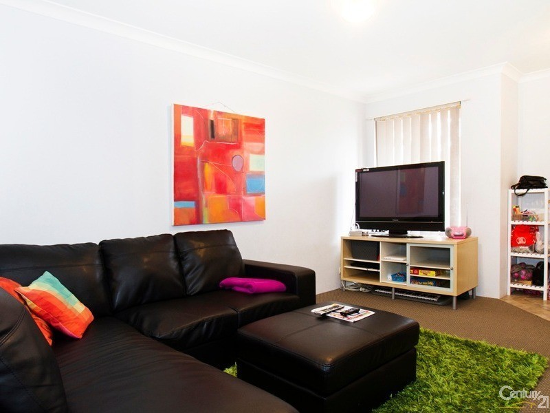 7/61 Wanaping Road, Kenwick WA 6107