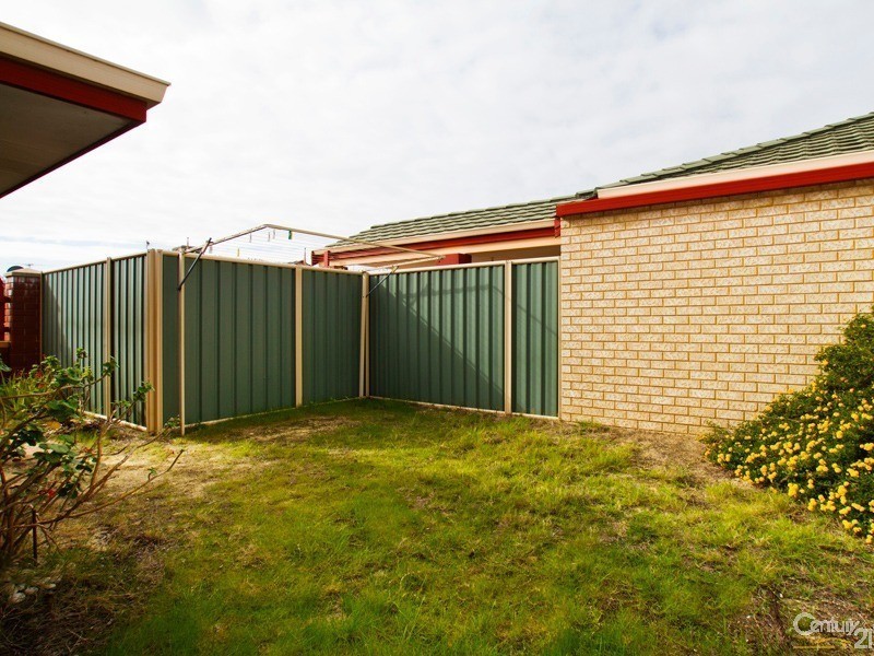 7/61 Wanaping Road, Kenwick WA 6107