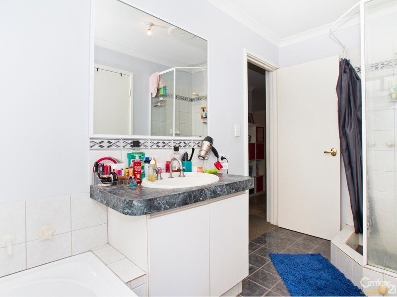 7/61 Wanaping Road, Kenwick WA 6107