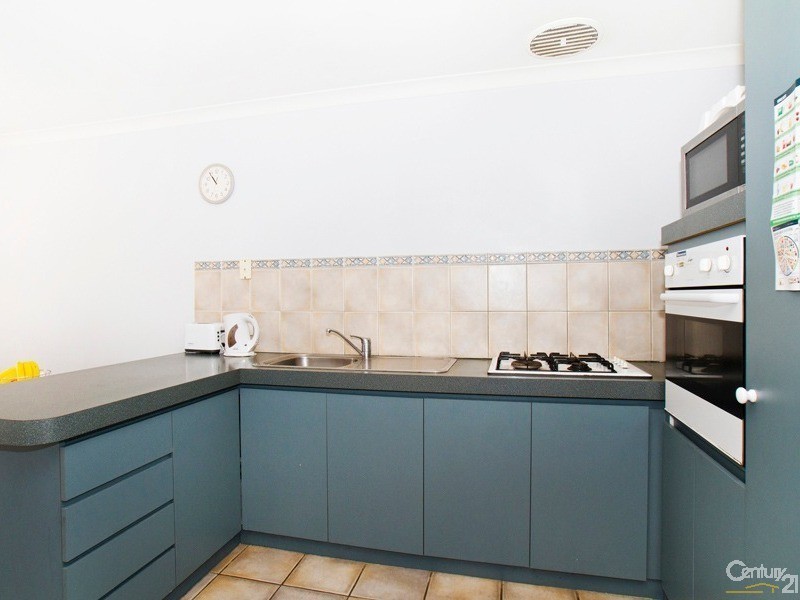 7/61 Wanaping Road, Kenwick WA 6107