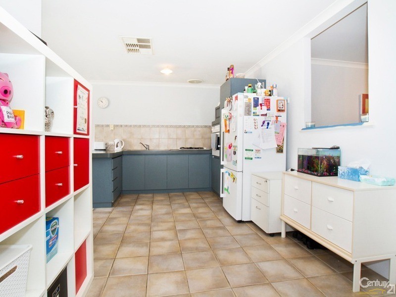7/61 Wanaping Road, Kenwick WA 6107