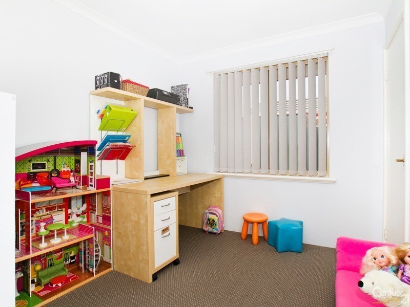 7/61 Wanaping Road, Kenwick WA 6107