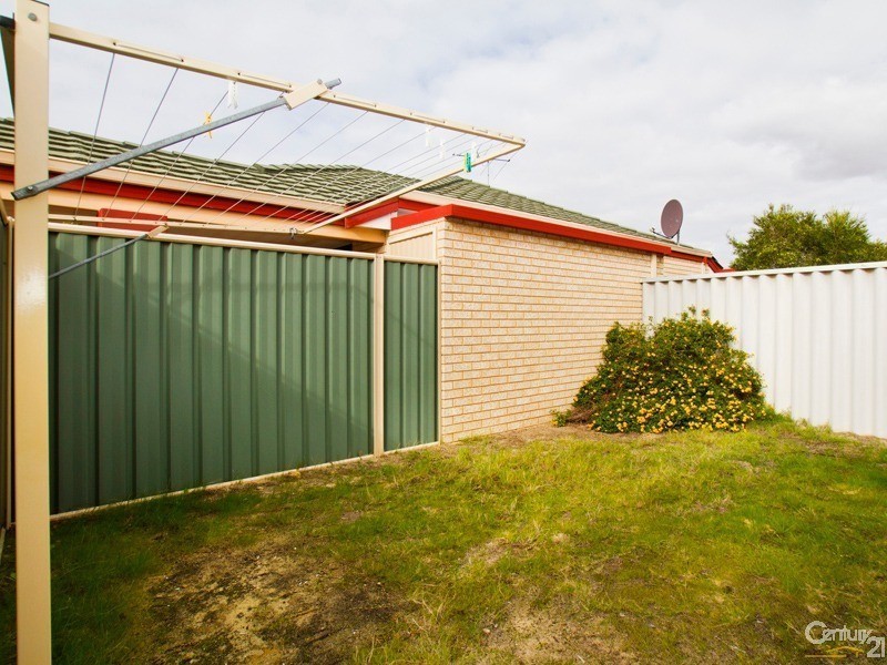 7/61 Wanaping Road, Kenwick WA 6107