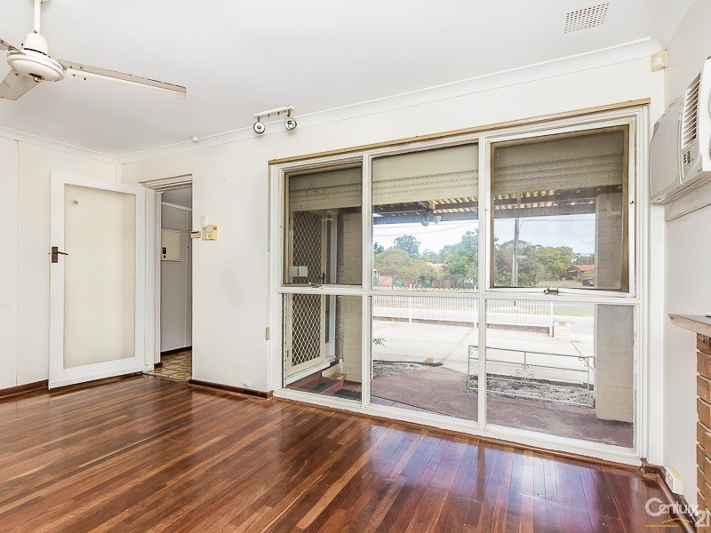 374 Spencer Road, Thornlie WA 6108
