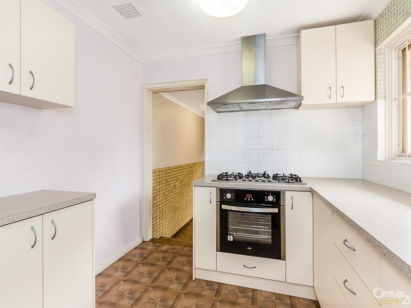 374 Spencer Road, Thornlie WA 6108