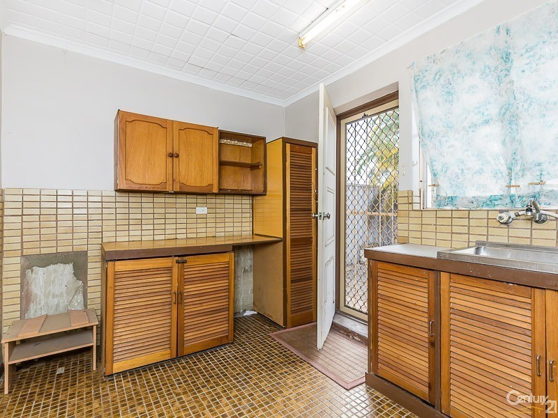 374 Spencer Road, Thornlie WA 6108