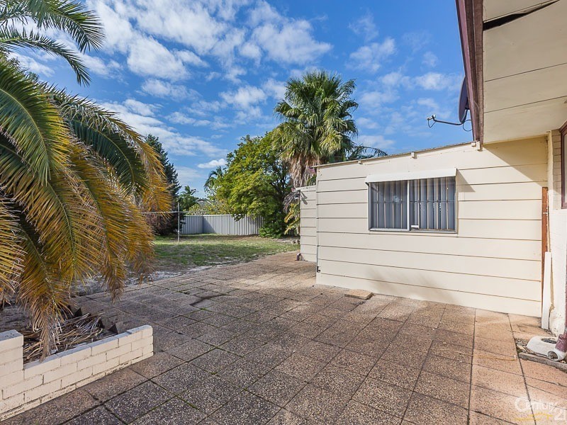 374 Spencer Road, Thornlie WA 6108