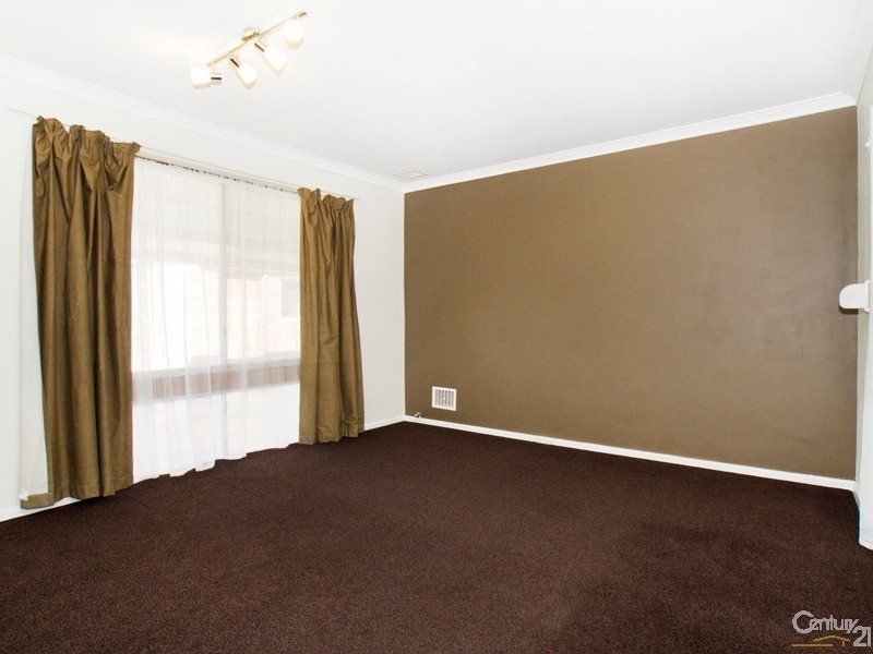 71 Lyrebird Way, Thornlie WA 6108