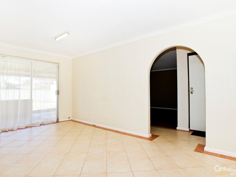 71 Lyrebird Way, Thornlie WA 6108