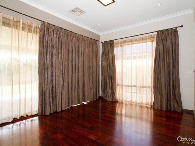 57 Towncentre Drive, Thornlie WA 6108