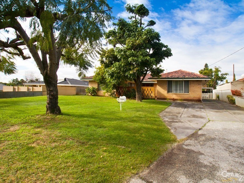 24 Pembury Road, Thornlie WA 6108