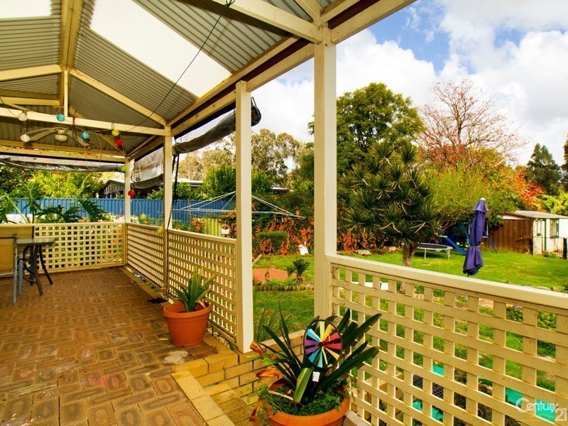 21 Buckingham Road, Kelmscott WA 6111