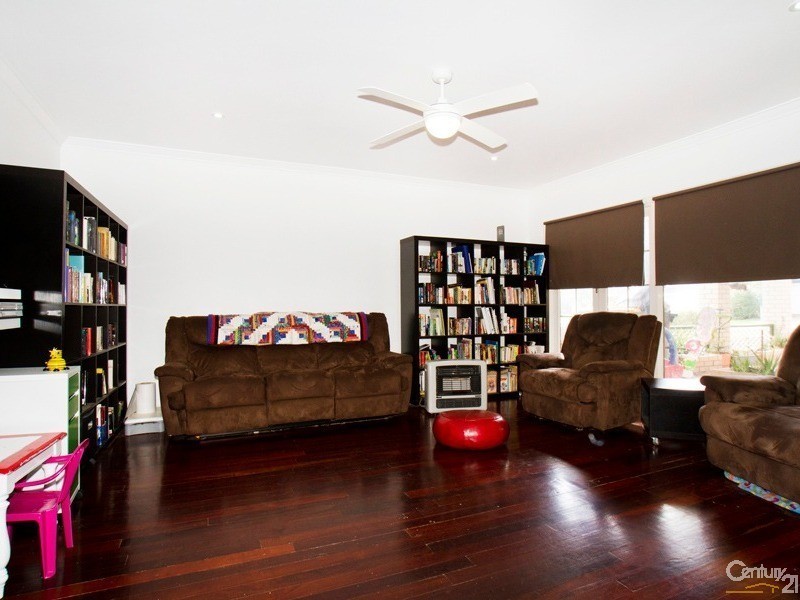21 Buckingham Road, Kelmscott WA 6111