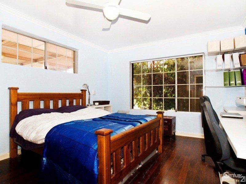 21 Buckingham Road, Kelmscott WA 6111