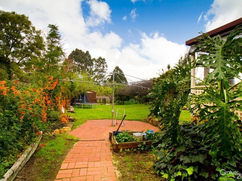21 Buckingham Road, Kelmscott WA 6111