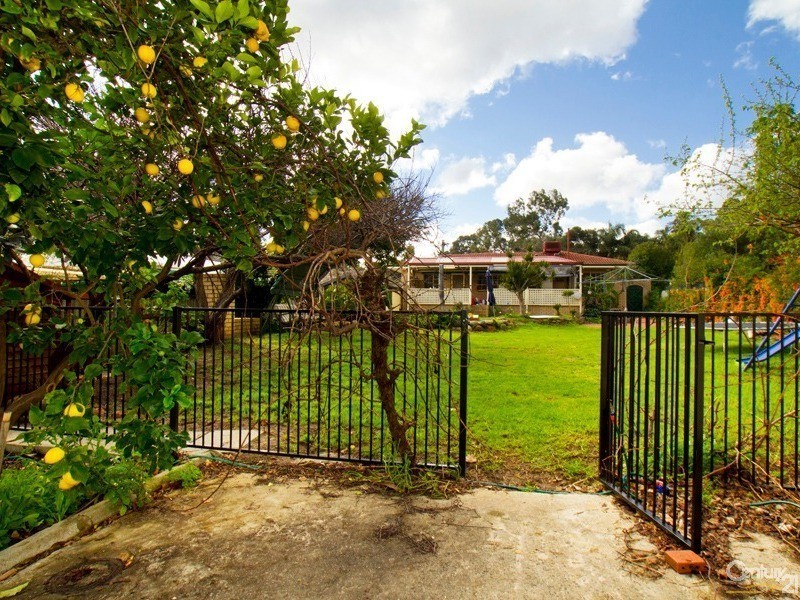 21 Buckingham Road, Kelmscott WA 6111