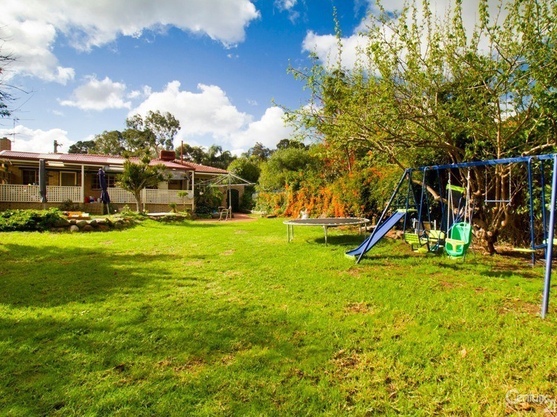 21 Buckingham Road, Kelmscott WA 6111