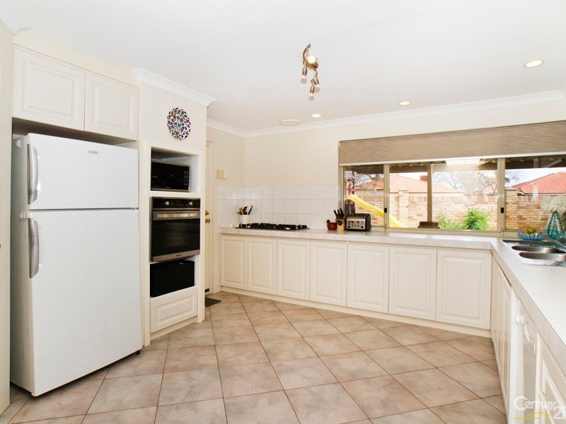 14 Hibiscus Mews, Canning Vale WA 6155