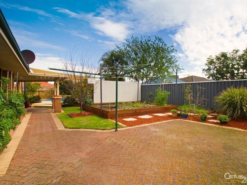 14 Hibiscus Mews, Canning Vale WA 6155
