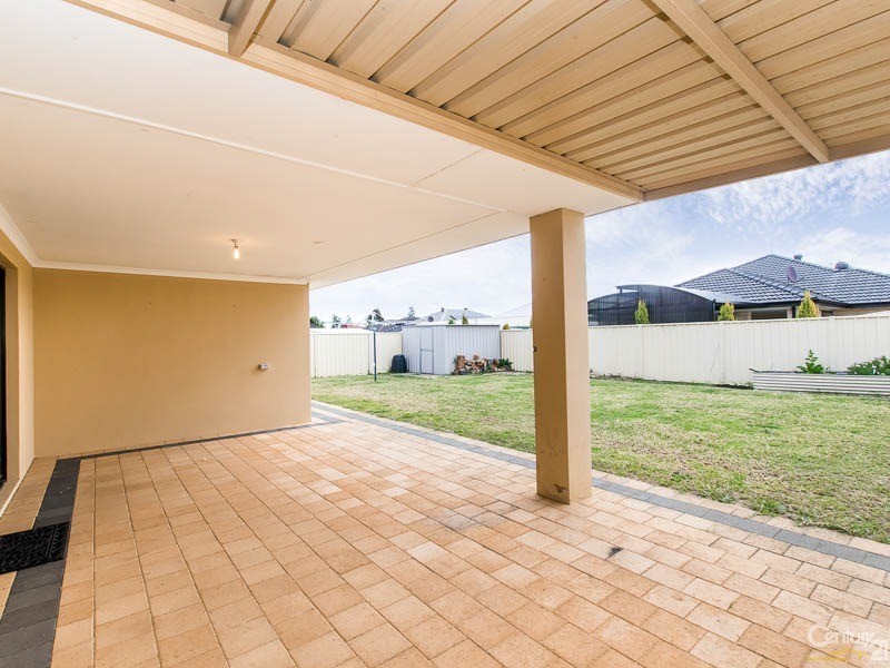 28 Fulmar Way, Seville Grove WA 6112