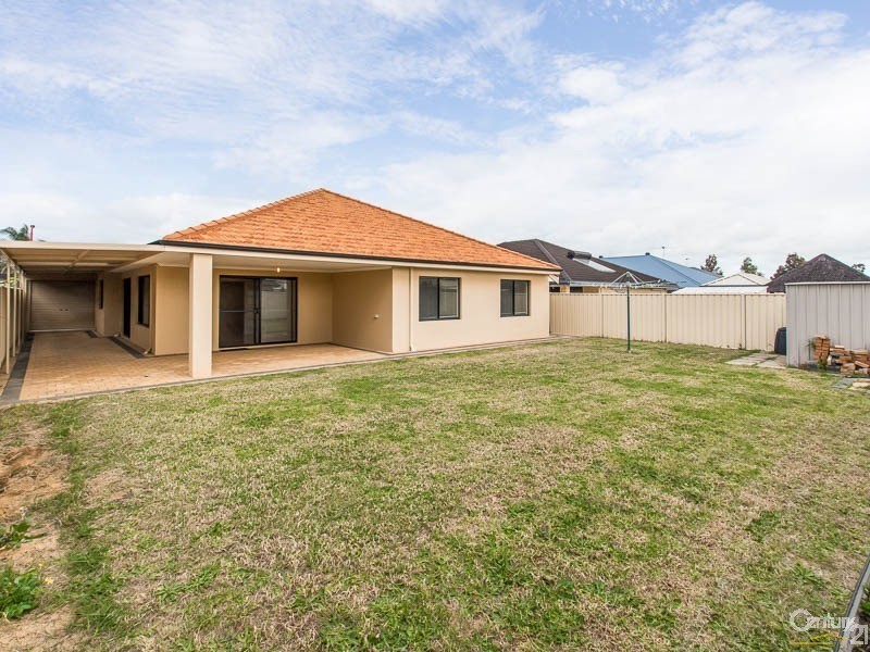 28 Fulmar Way, Seville Grove WA 6112