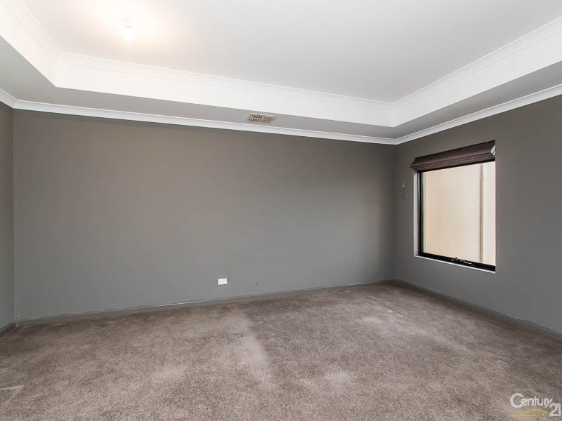 28 Fulmar Way, Seville Grove WA 6112