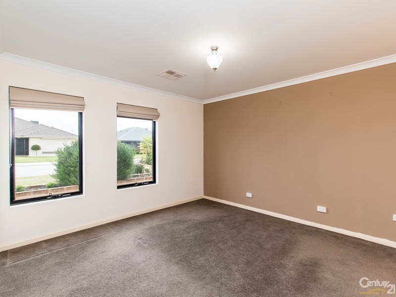 28 Fulmar Way, Seville Grove WA 6112