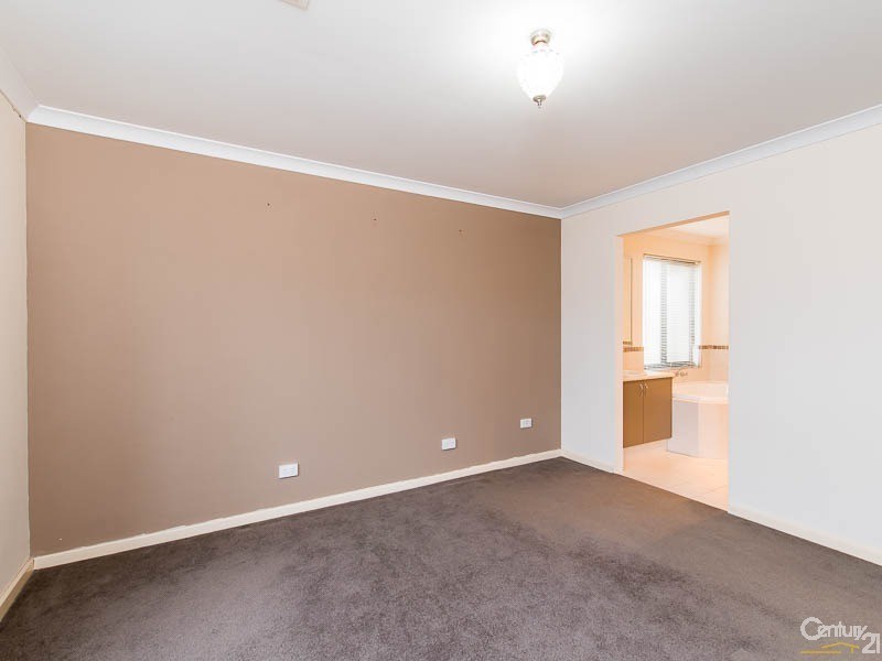 28 Fulmar Way, Seville Grove WA 6112