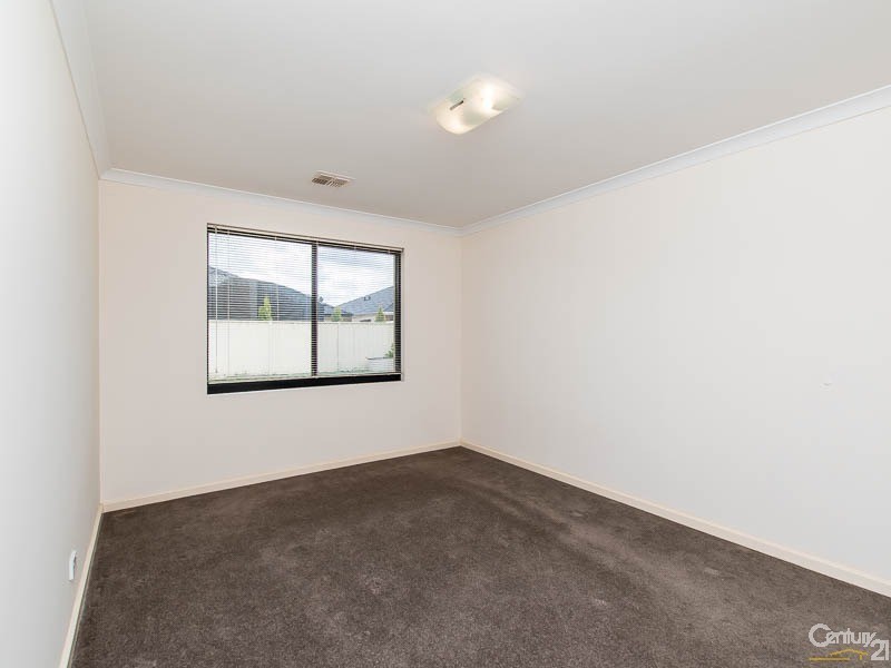 28 Fulmar Way, Seville Grove WA 6112