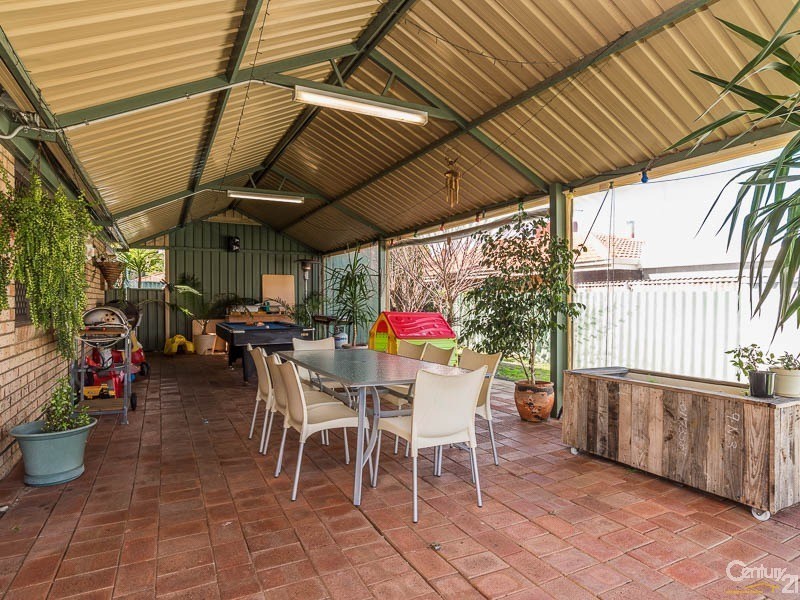 2 Cicada Court, Huntingdale WA 6110