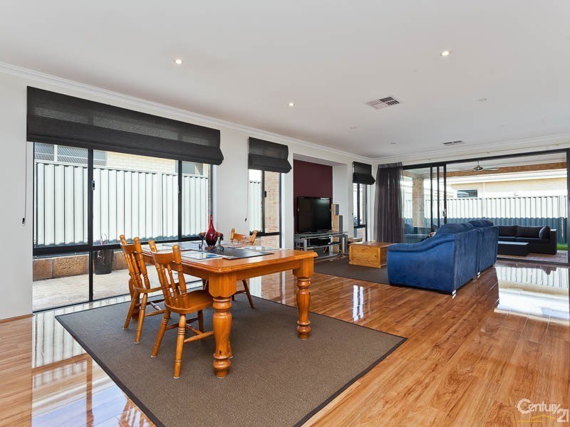 3 Hazewinkel Gardens, Champion Lakes WA 6111