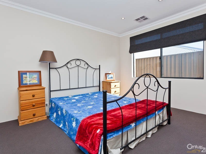 3 Hazewinkel Gardens, Champion Lakes WA 6111