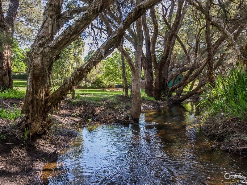 154 Moore Road, Millendon WA 6056