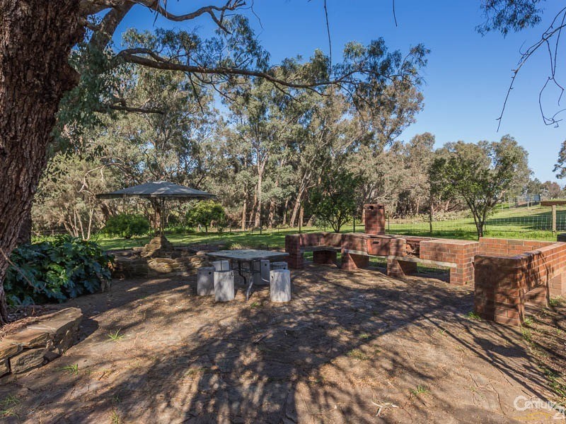 154 Moore Road, Millendon WA 6056