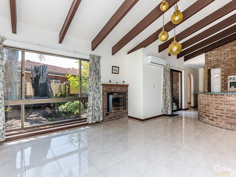 114 Regency Drive, Thornlie WA 6108