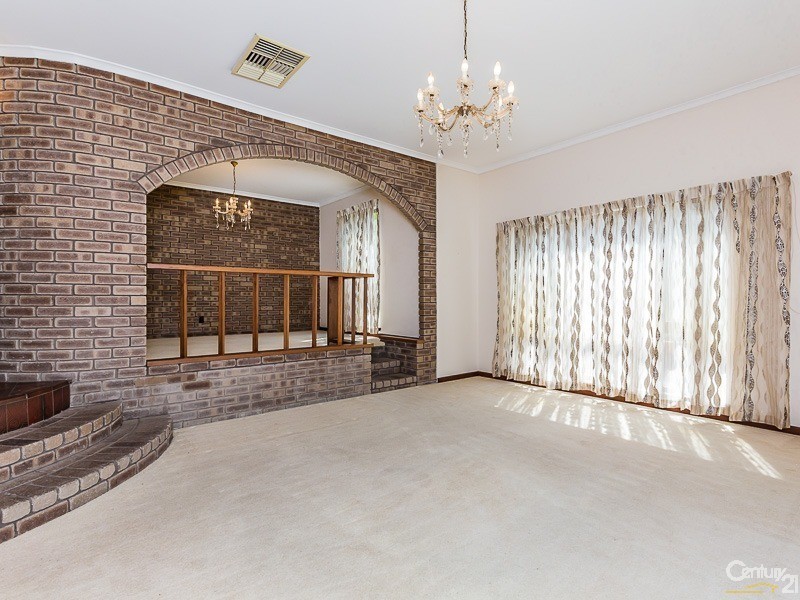 114 Regency Drive, Thornlie WA 6108