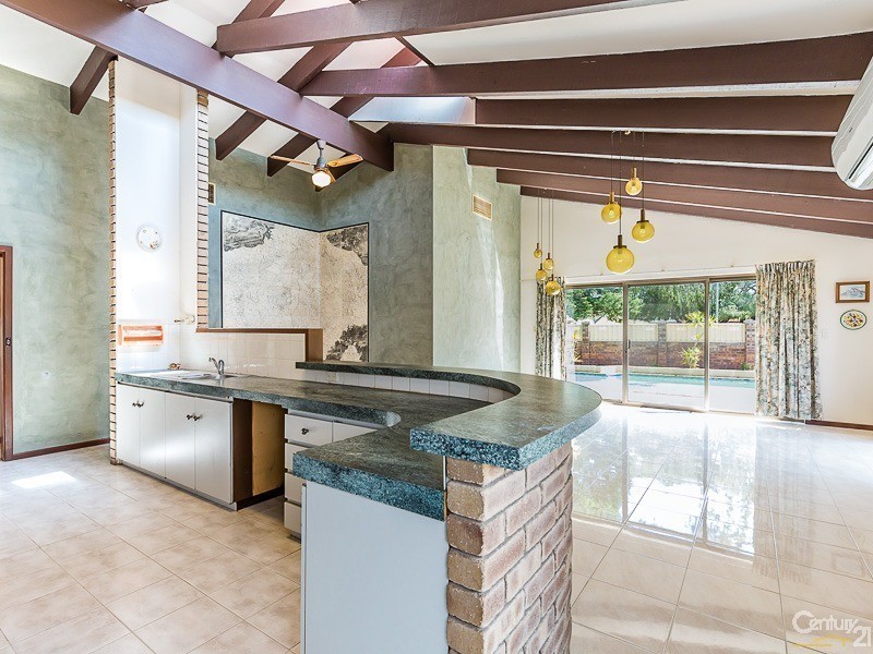 114 Regency Drive, Thornlie WA 6108