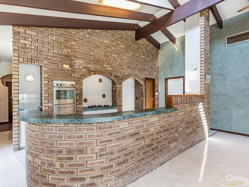 114 Regency Drive, Thornlie WA 6108