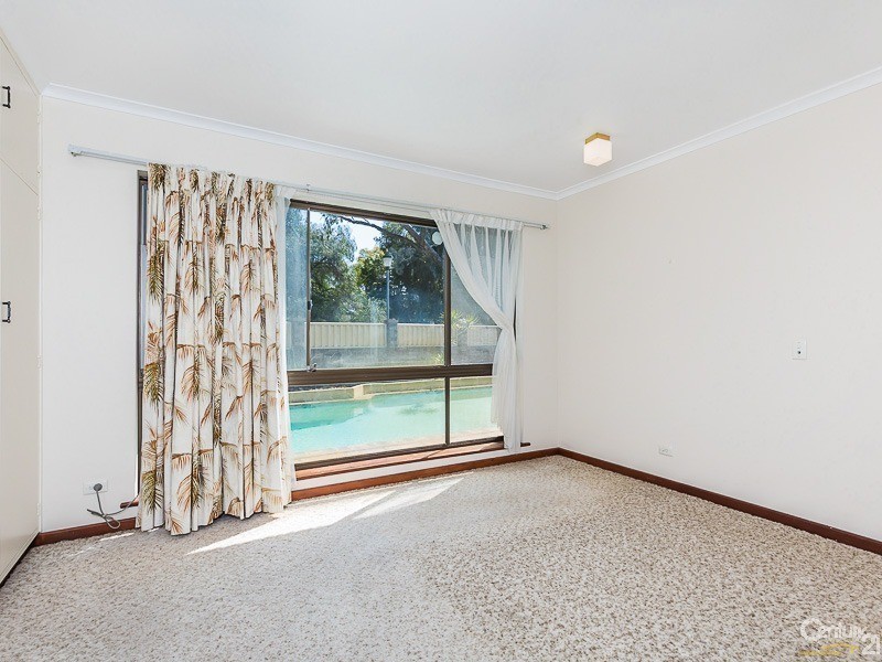 114 Regency Drive, Thornlie WA 6108