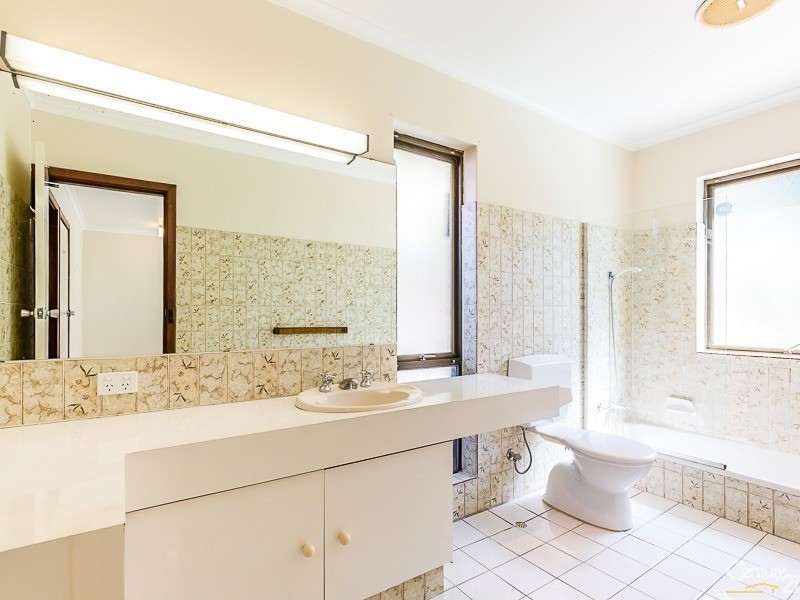 114 Regency Drive, Thornlie WA 6108