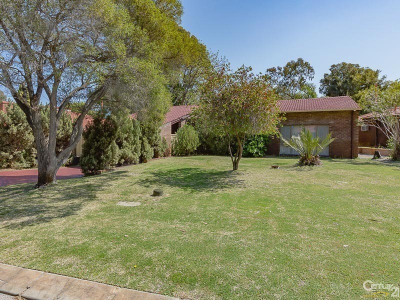 114 Regency Drive, Thornlie WA 6108