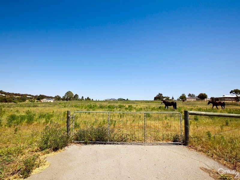 72 Alawoona Circle, Bullsbrook WA 6084