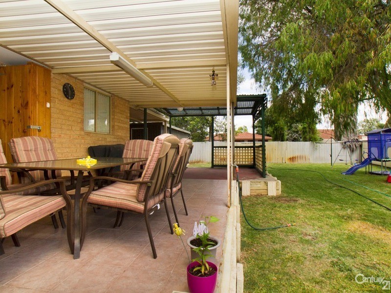 4 Imperial Court, Seville Grove WA 6112