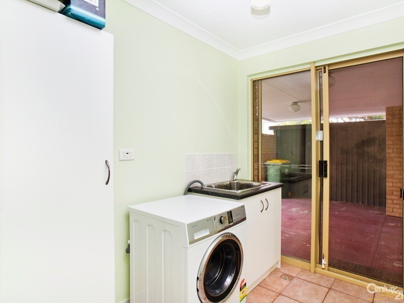 4 Imperial Court, Seville Grove WA 6112