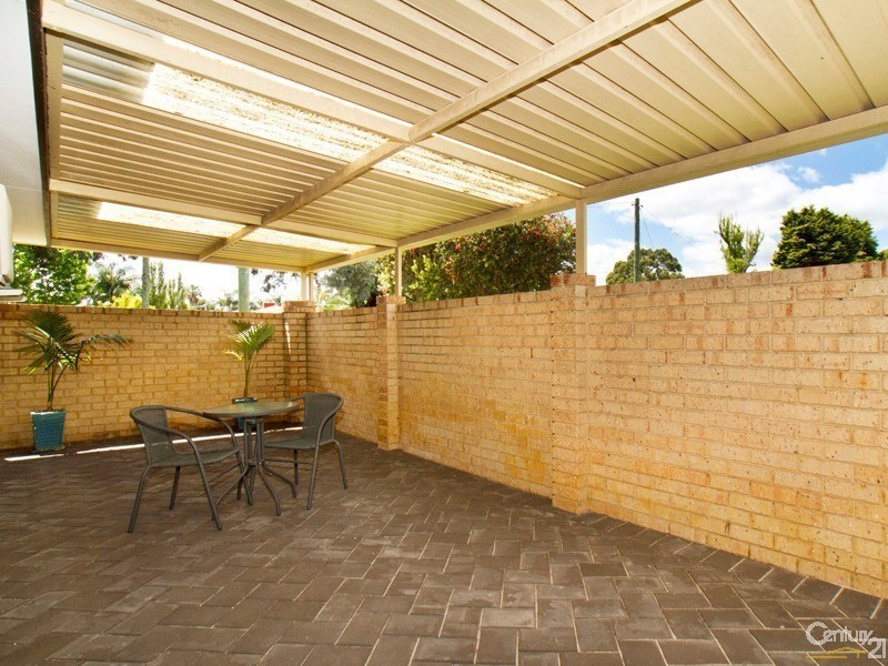 4 Imperial Court, Seville Grove WA 6112
