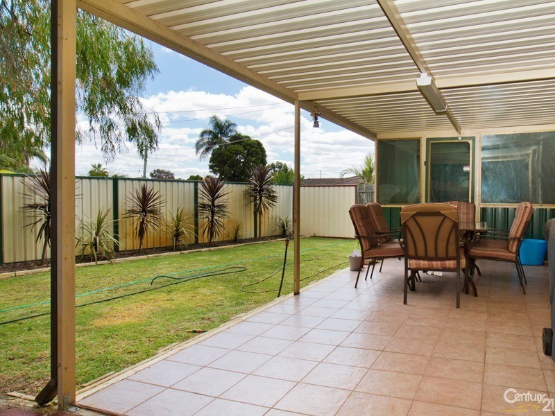 4 Imperial Court, Seville Grove WA 6112