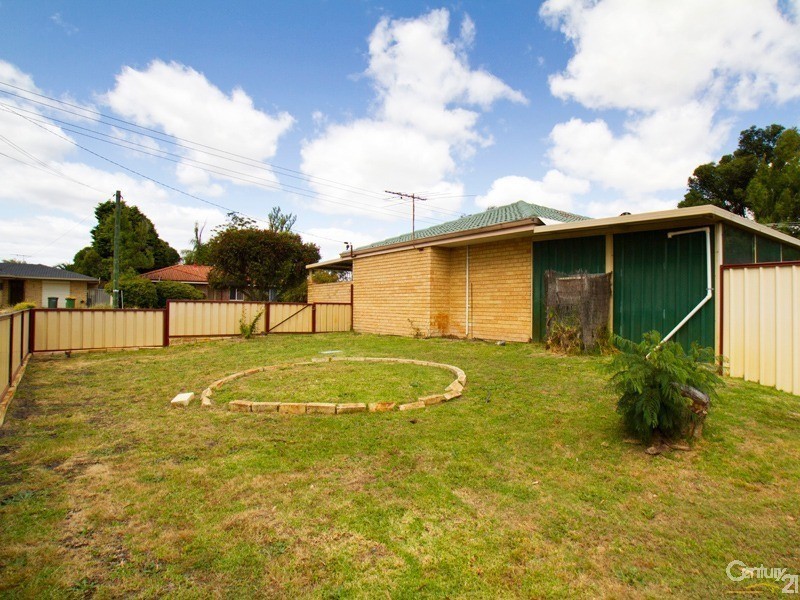 4 Imperial Court, Seville Grove WA 6112