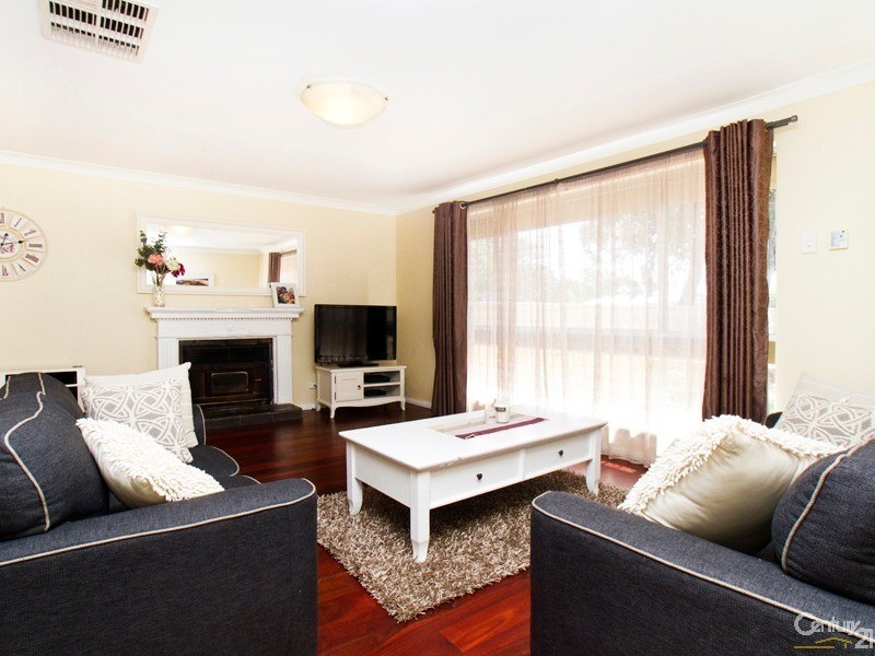 10 Coral Street, Martin WA 6110