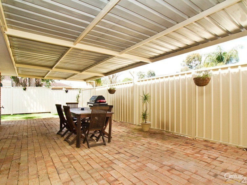 10 Coral Street, Martin WA 6110