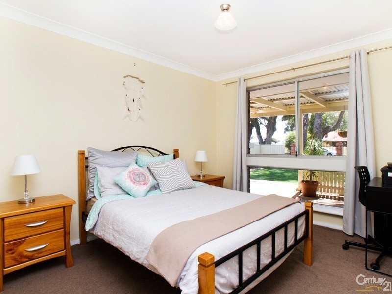 10 Coral Street, Martin WA 6110